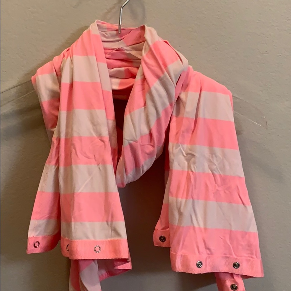 Lululemon snap vinyasa scarf